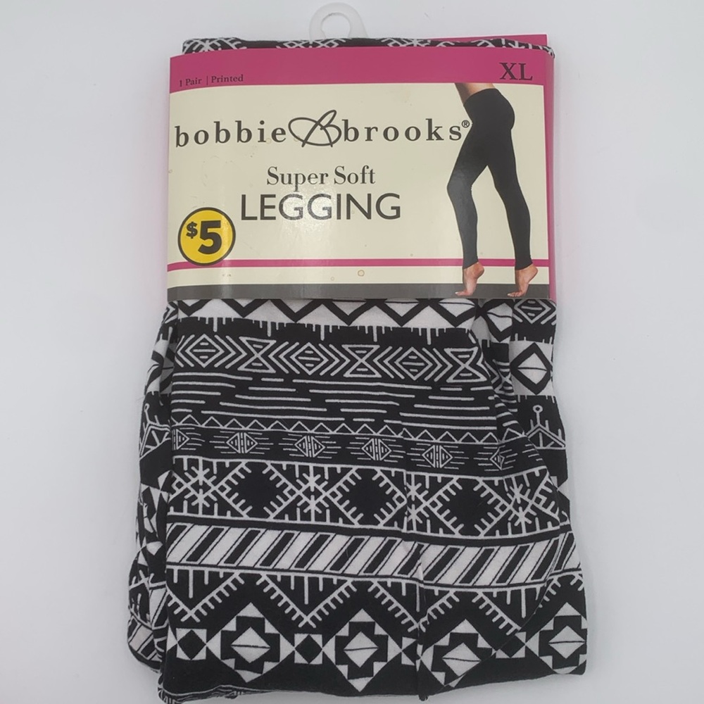 3 for $12 🔥 Bobbie Brooks Black and White Patterned Leggings —Medium